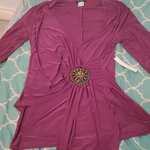 Slimming Venus wrap top with jewel